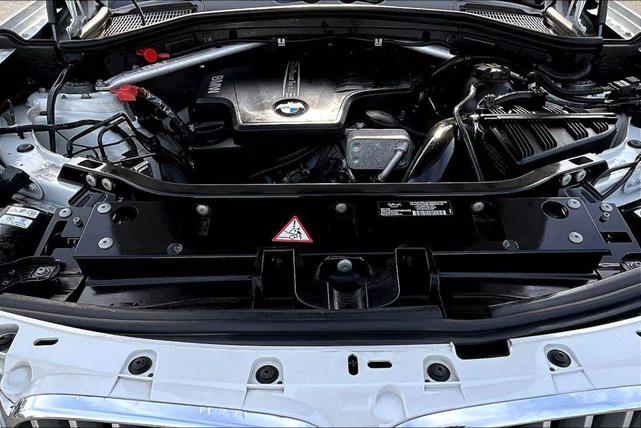 Photo of 2016 White BMW X4