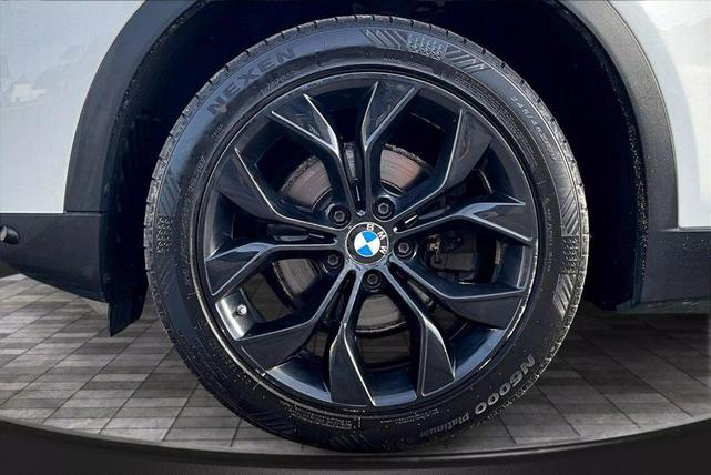 Photo of 2016 White BMW X4
