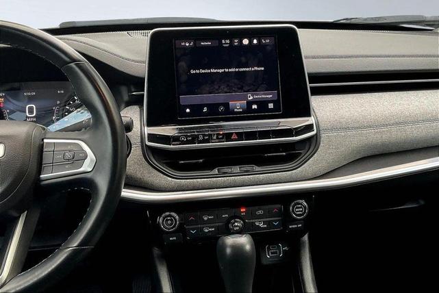 Photo of 2022 White Jeep Compass