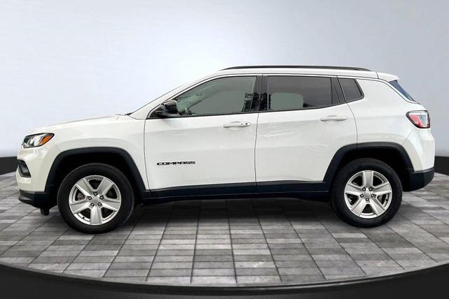 Photo of 2022 White Jeep Compass