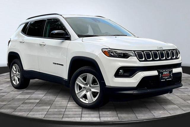 Photo of 2022 White Jeep Compass