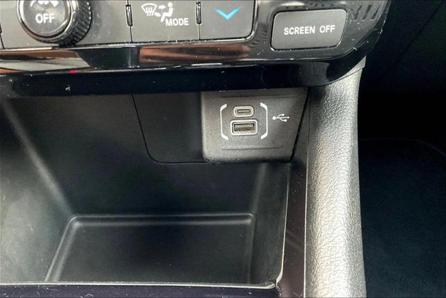 Photo of 2022 White Jeep Compass