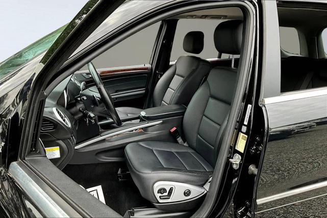 Photo of 2011 Black Mercedes-Benz M-Class
