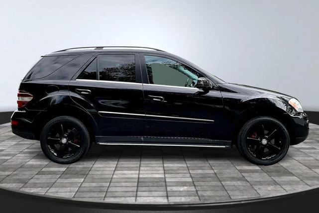 Photo of 2011 Black Mercedes-Benz M-Class
