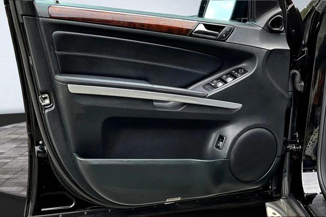 Photo of 2011 Black Mercedes-Benz M-Class