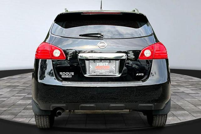 Photo of 2014 Black Nissan Rogue Select