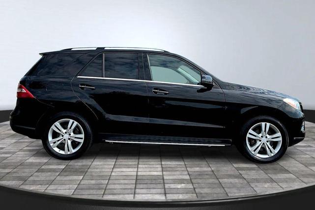 Photo of 2015 Black Mercedes-Benz M-Class