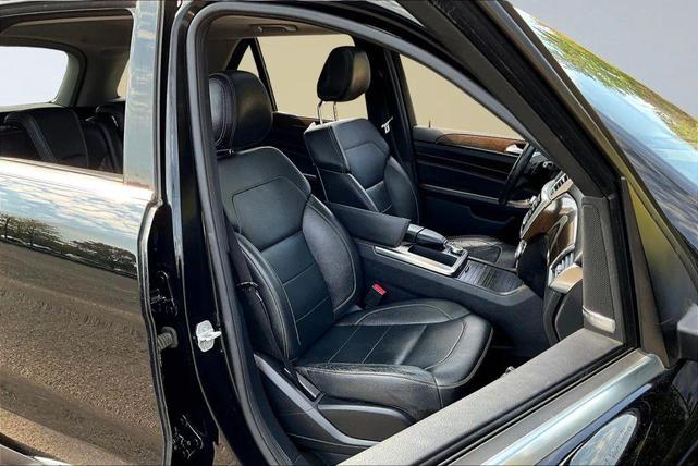 Photo of 2015 Black Mercedes-Benz M-Class