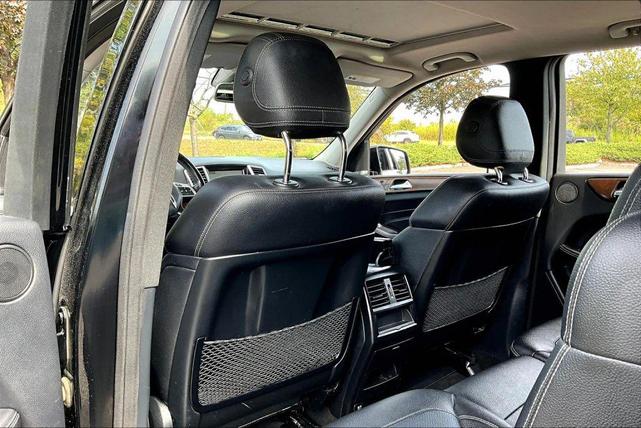 Photo of 2015 Black Mercedes-Benz M-Class
