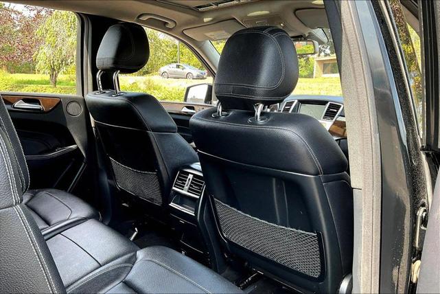 Photo of 2015 Black Mercedes-Benz M-Class