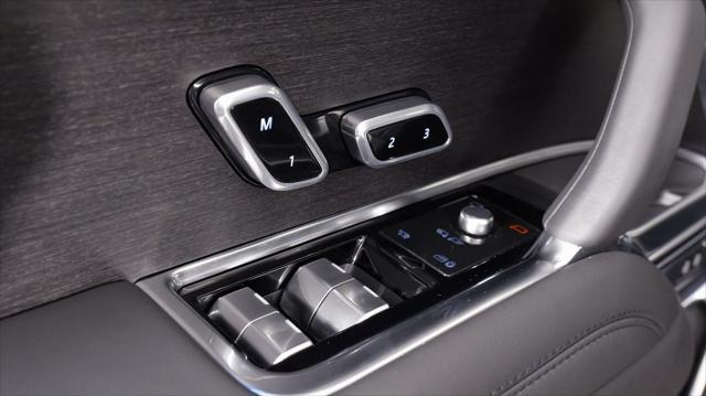 Photo of 2024 Santorini Black Land Rover Range Rover