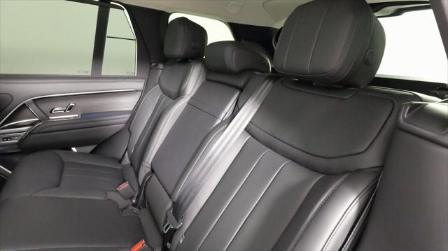 Photo of 2024 Santorini Black Land Rover Range Rover