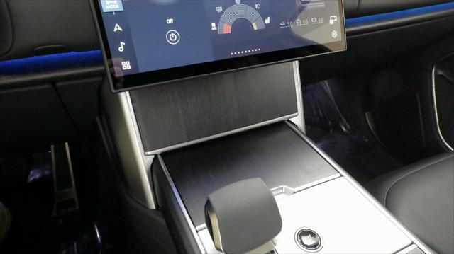 Photo of 2024 Santorini Black Land Rover Range Rover