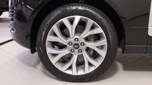 Photo of 2022 Santorini Black Metallic Land Rover Range Rover