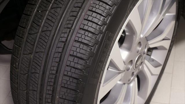 Photo of 2022 Santorini Black Metallic Land Rover Range Rover