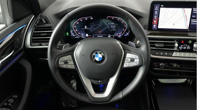 Photo of 2022 Jet Black BMW X4