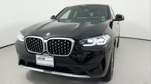 Photo of 2022 Jet Black BMW X4