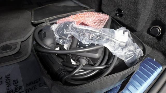Photo of 2024 Obsidian Mercedes-Benz GLE 450 Plug-In Hybrid