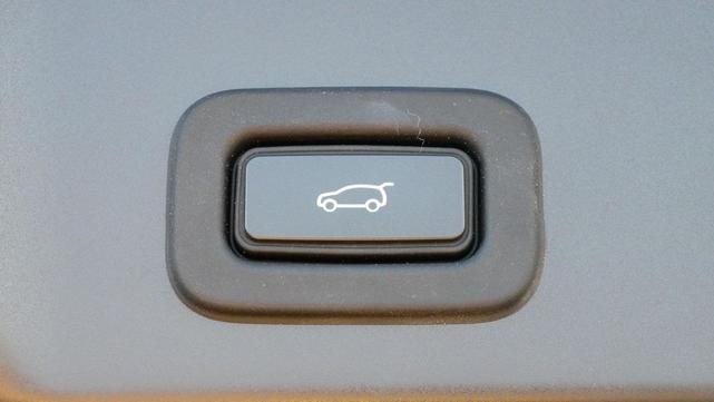 Photo of 2022 Eiger Grey Metallic Land Rover Range Rover Evoque