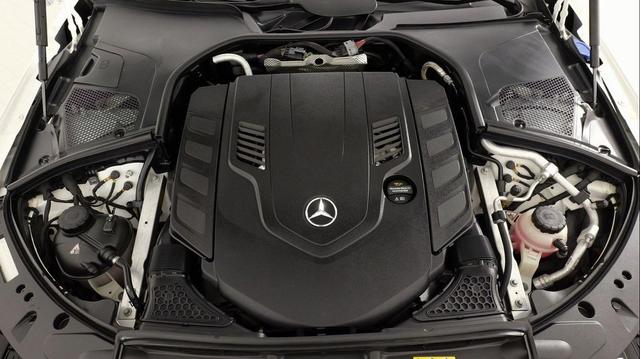 Photo of 2022 MANUFAKTUR Cashmere White Magno Mercedes-Benz S-Class