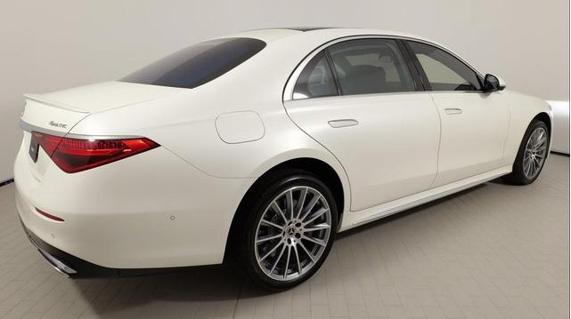 Photo of 2022 MANUFAKTUR Cashmere White Magno Mercedes-Benz S-Class