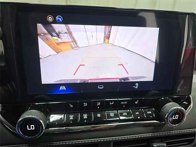 Photo of 2025 Radiant Red Tintcoat Chevrolet Colorado