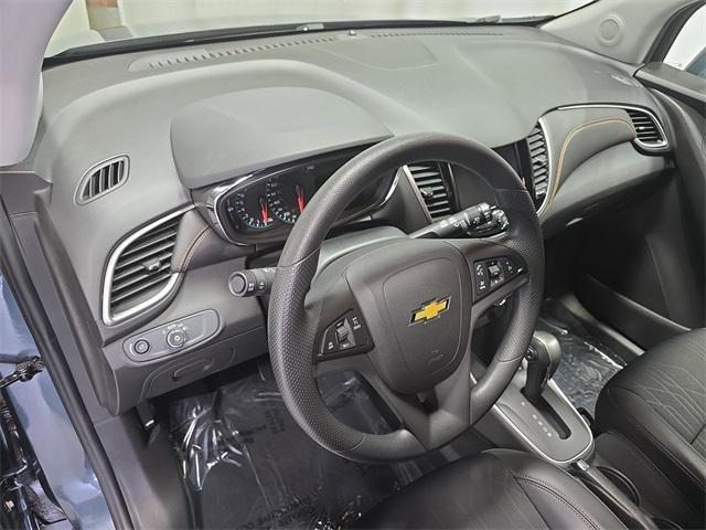 Photo of 2022 Shadow Gray Metallic Chevrolet Trax