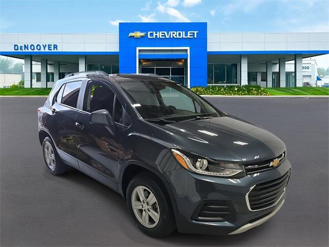Photo of 2022 Shadow Gray Metallic Chevrolet Trax