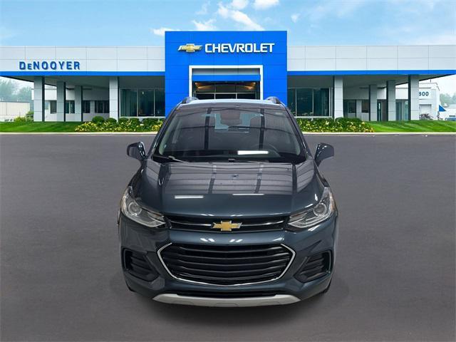 Photo of 2022 Shadow Gray Metallic Chevrolet Trax