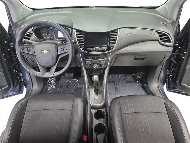 Photo of 2022 Shadow Gray Metallic Chevrolet Trax