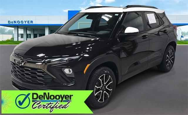 Photo of 2024 Mosaic Black Metallic Chevrolet Trailblazer