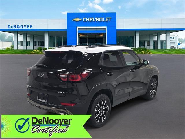 Photo of 2024 Mosaic Black Metallic Chevrolet Trailblazer