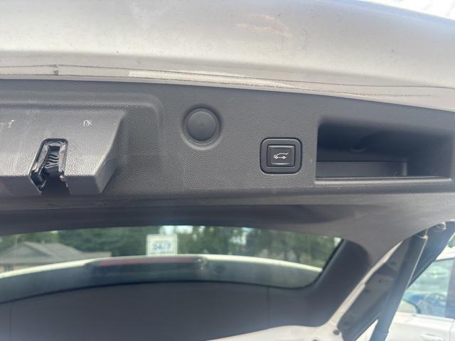 Photo of 2021 Summit White Chevrolet Equinox