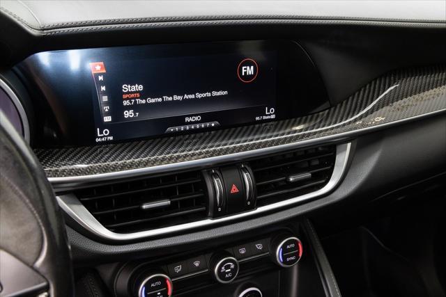 Photo of 2018 Vesuvio Gray Metallic Alfa Romeo Stelvio