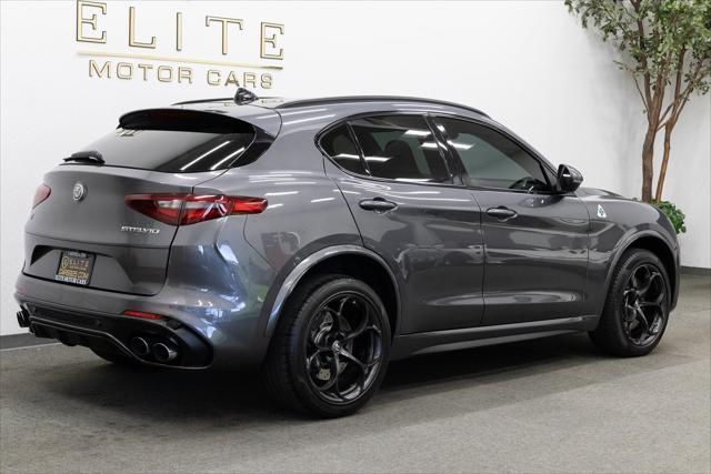Photo of 2018 Vesuvio Gray Metallic Alfa Romeo Stelvio