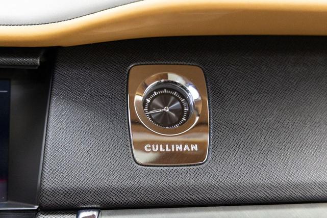 Photo of 2019 Magma Red Rolls-Royce Cullinan