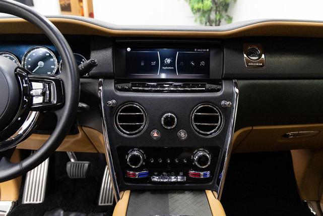 Photo of 2019 Magma Red Rolls-Royce Cullinan