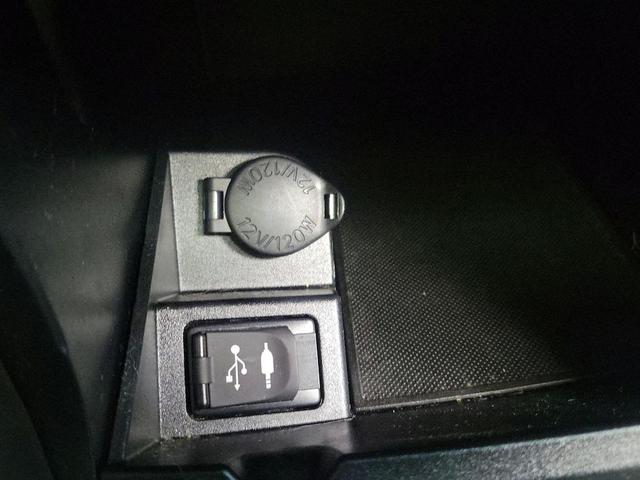 Photo of 2017 White Toyota Camry