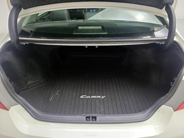 Photo of 2017 White Toyota Camry