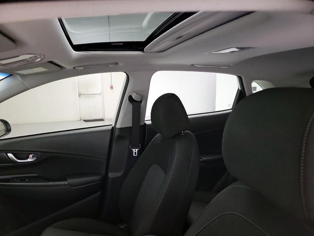 Photo of 2023 White Hyundai KONA