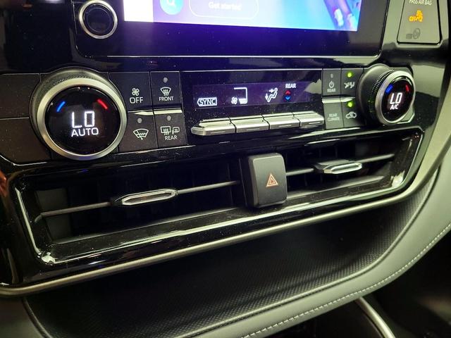 Photo of 2023 Black Toyota Highlander