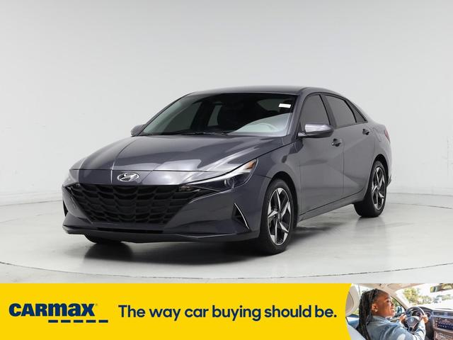 Photo of 2023 Gray Hyundai ELANTRA