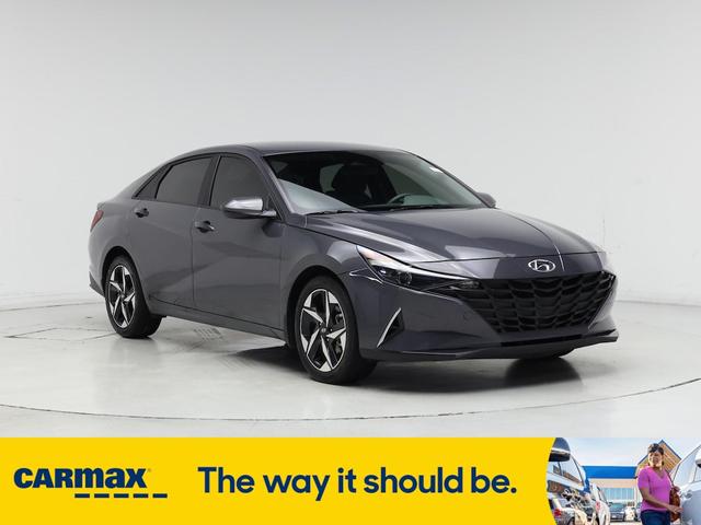 Photo of 2023 Gray Hyundai ELANTRA