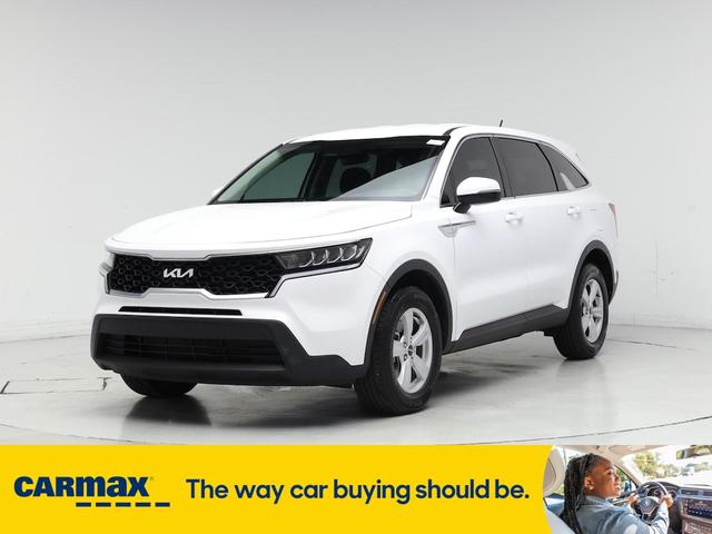 Photo of 2023 White Kia Sorento