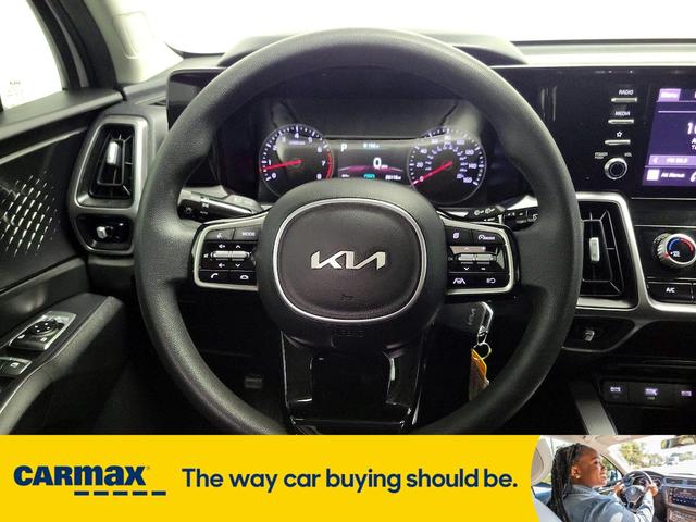 Photo of 2023 White Kia Sorento