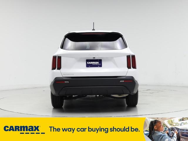Photo of 2023 White Kia Sorento