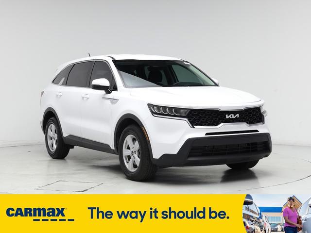 Photo of 2023 White Kia Sorento