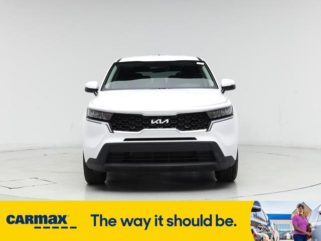 Photo of 2023 White Kia Sorento