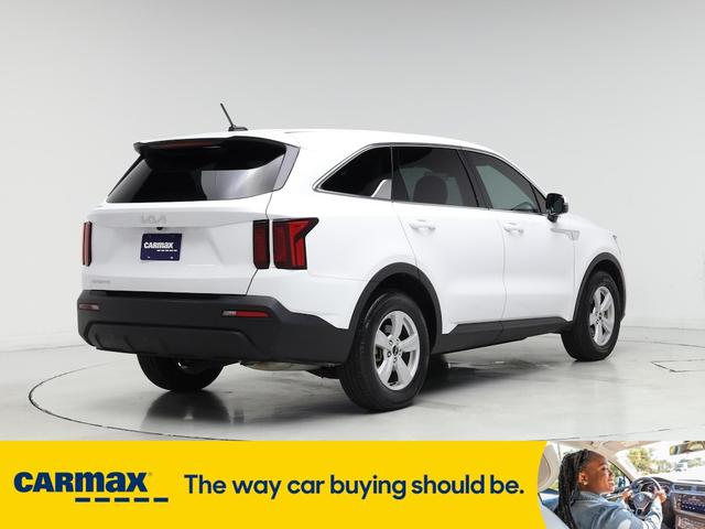 Photo of 2023 White Kia Sorento