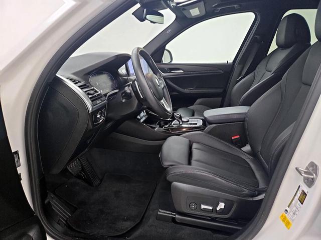 Photo of 2023 White BMW X3